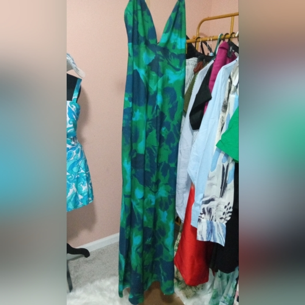 Elegant Green and Blue Midi Dress